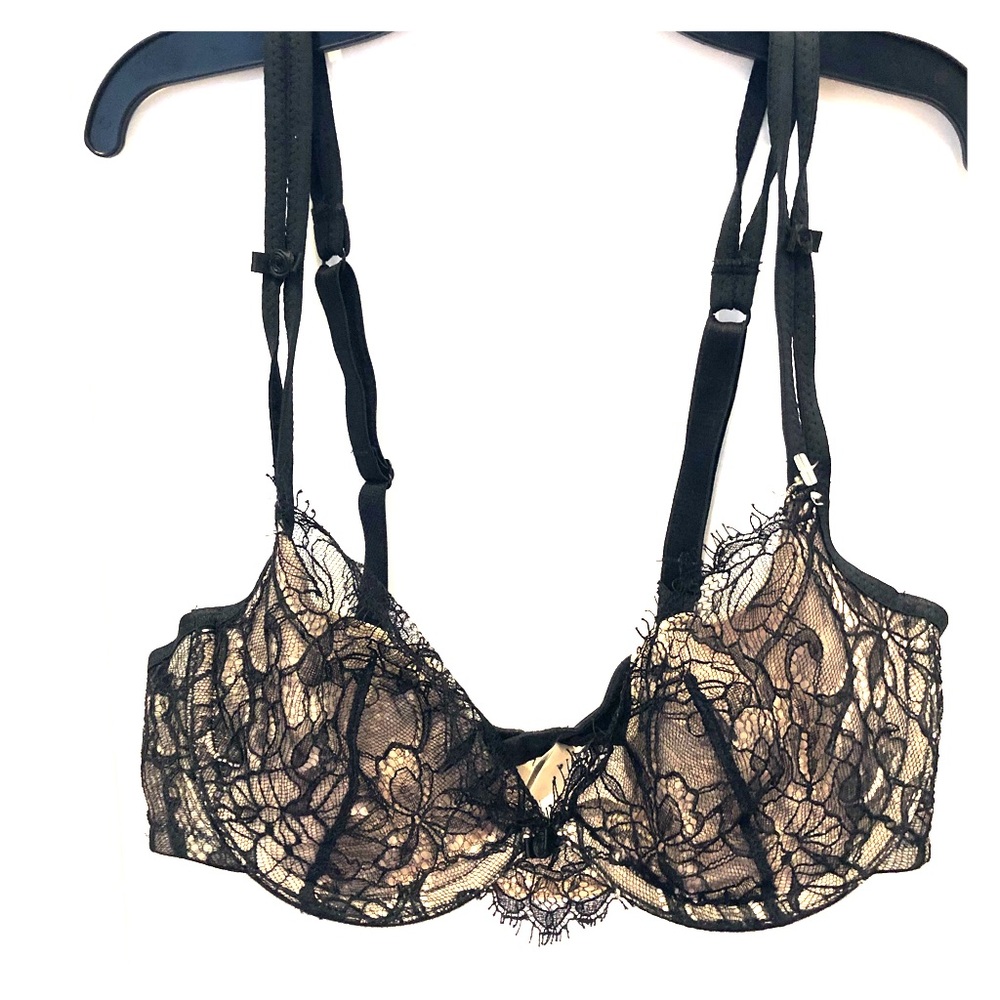 Wacoal black lace underwire bra.  32C.
